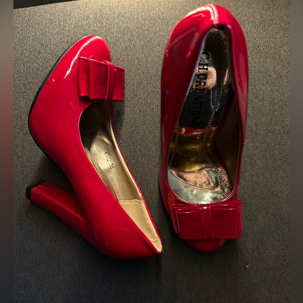 Red bow heels